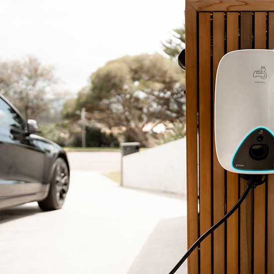 Electric vehicle charging station